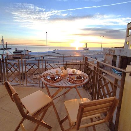 Potato Beach Apartment At Beach Front & Sea View Lagos Buitenkant foto